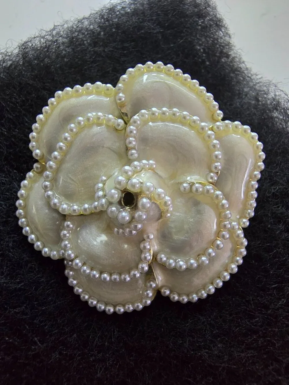 NWT Ivory Pearl Camellia Flower Brooch Pin Pearl Beaded Edge Chanel Style